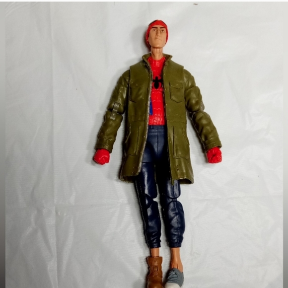 2018 Marvel Spiderman & 2017 Mattel Batman 6" Action Figures - Picture 3 of 14